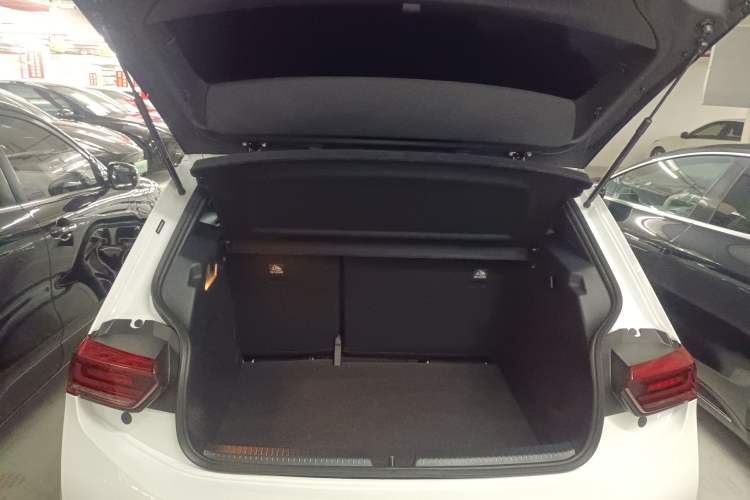 Used Volkswagen ID.3 2025 Smart Model Outstanding Oxygen Edition Trunk
