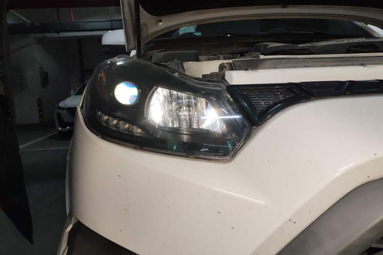 Used JMC Yuhu 5 2018 2.4T Classic Edition Diesel Manual 4x4 Luxury Long-Wheelbase JX4D24A5L