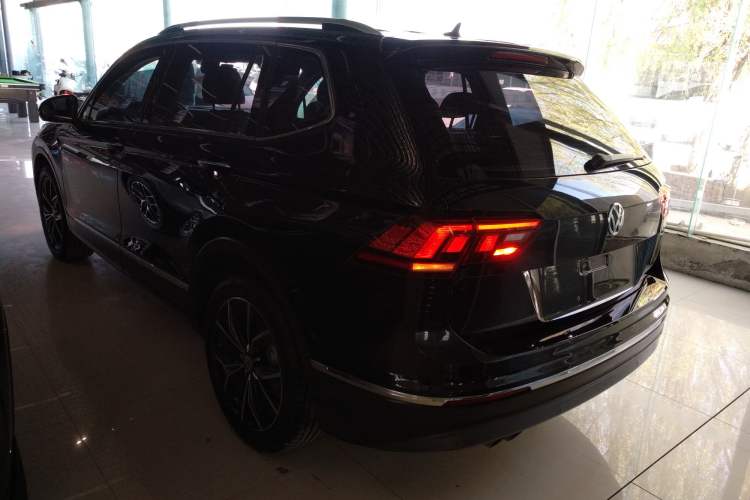 Used Volkswagen Tiguan L 2019 Revised 330TSI Automatic Two-Wheel Drive Smart & Luxury Edition China VI Standard Rear