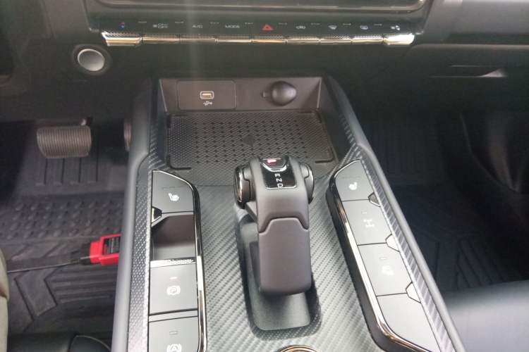 Used Haval Raptor New Energy 2024 Hi4 145 Cross-Over Edition Gear Lever