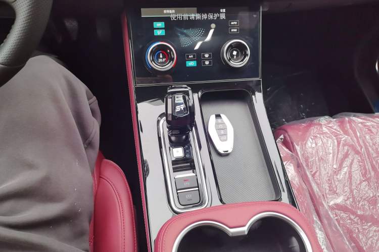 Used JETOUR X70 PLUS 2025 1.5T Luxury Edition 7-Seater