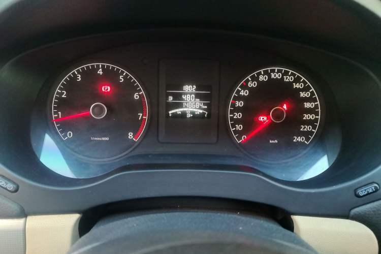 Used Volkswagen Sagitar 2012 1.6L Manual Comfort Model Odometer Close Up