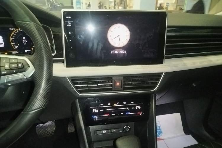 Used Volkswagen Tiguan L 2024 300TSI Automatic Two-Wheel Drive Smart Edition
