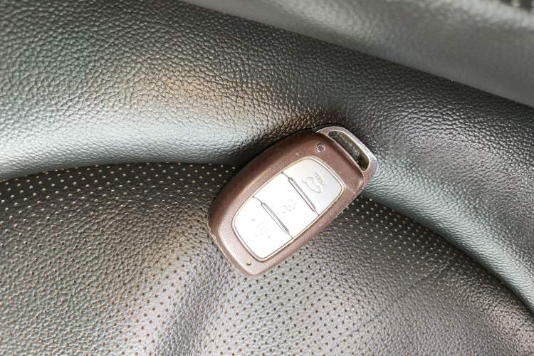 Used Hyundai ix25 2015 1.6L Automatic Two-Wheel-Drive Deluxe DLX Model Vehicle Key