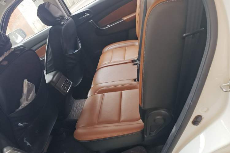 Used Oshan CX70 2017 Facelifted CX70T 1.5T Manual High-Performance Edition
