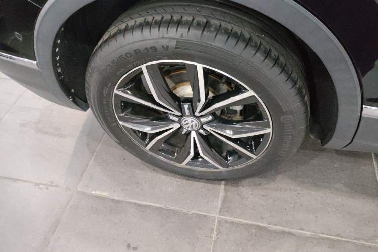 Used Volkswagen Tiguan L 2020 330TSI Automatic Two-Wheel Drive Smart Luxury Edition China VI Standard Right Rear Wheel Hub