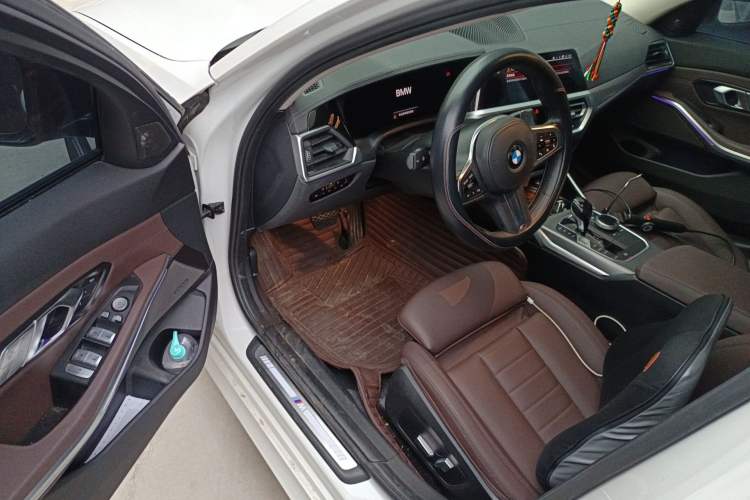 Used BMW 3 Series 2020 Restyled 325i M Sport Night Edition Package Driver Seat