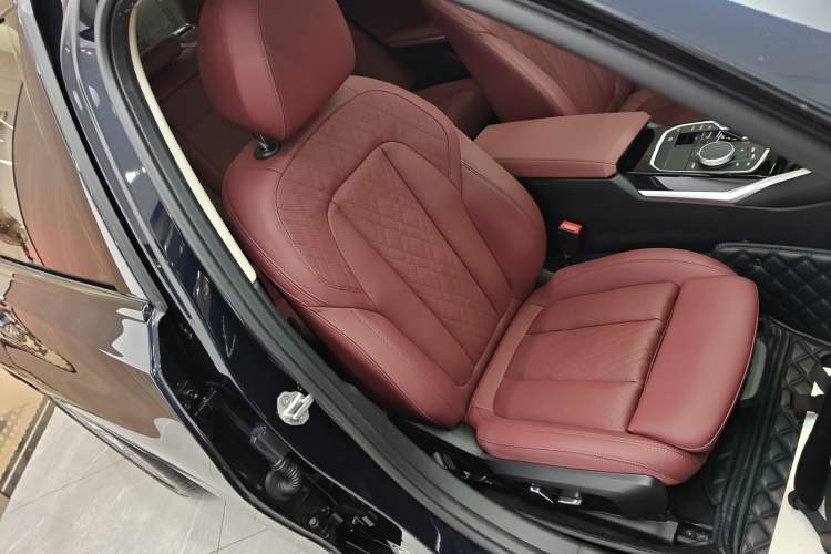 Used BMW i3 2024 eDrive 35 L Right Front Seat