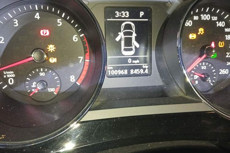 Used Volkswagen Sagitar 2018 280TSI DSG Comfort Model Odometer Close Up