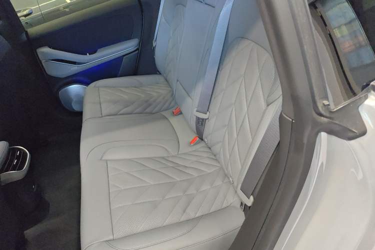 Used Nio ET5T 2025 75 kWh Touring Left Rear Seat