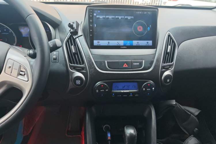 Used Hyundai ix35 2015 2.0L Automatic 2WD Smart Version China V Standard
