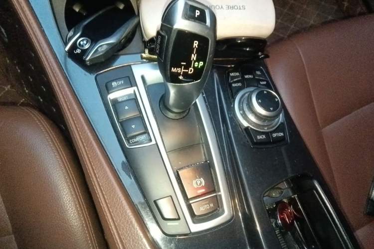 Used BMW 5 Series 2014 520Li Elegant Model
