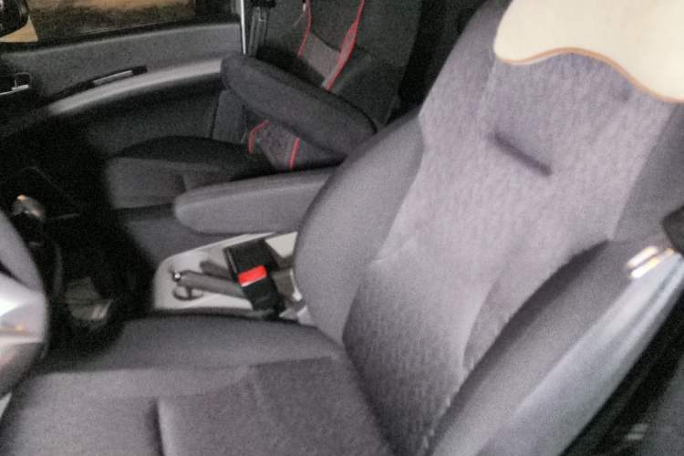 Used JAC Refine M4 2016 2.0L Manual Luxury Version