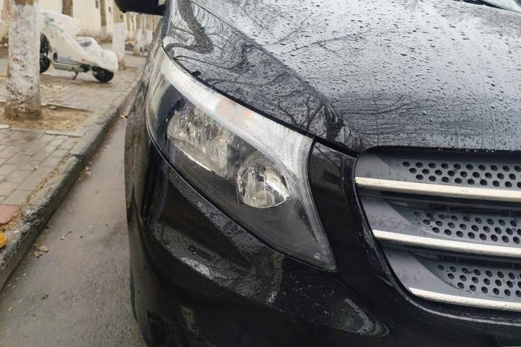 Used Mercedes-Benz Vito 2018 2.0T Elite Version 7 Seats China VI Emission Standard
