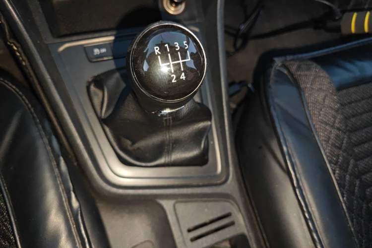 Used Volkswagen Lavida 2017 1.6L Manual Fashion Edition
