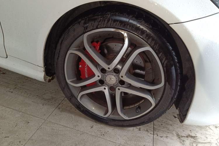 Used Mercedes-Benz E-Class 2014 E 200 Coupe Right Front Wheel Hub