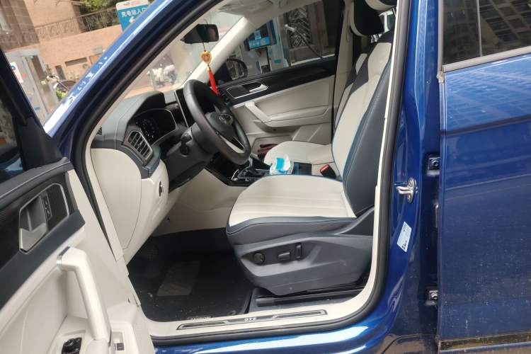 Used Volkswagen Tayron GTE Plug-in Hybrid 2023 280TSI Luxury Plus Advanced Edition Left Front Seat