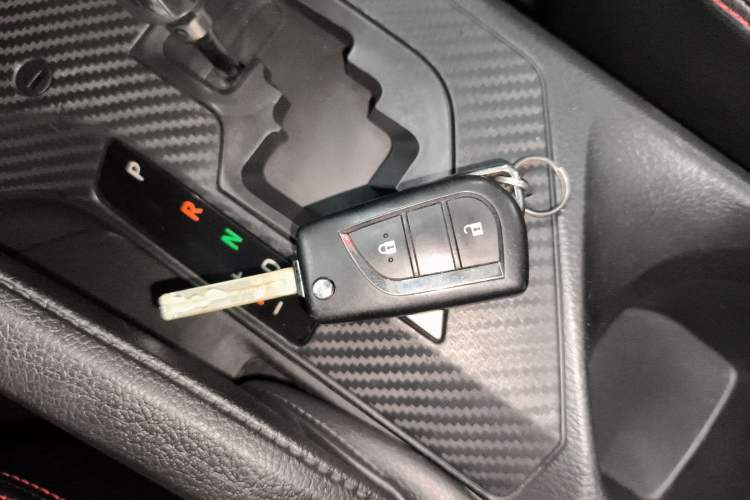 Used Toyota RAV4 2015 2.0L CVT Two-Wheel Drive Fashion Edition
