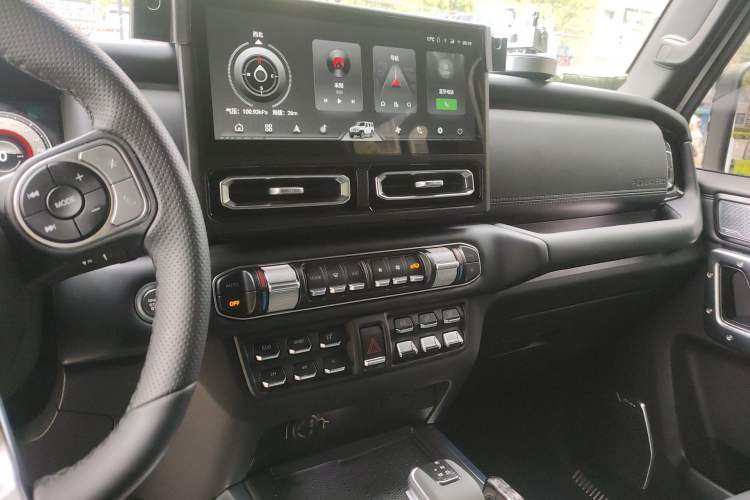 Used 212 T01 2024 2.0T Mechanic Audio And AC Panel