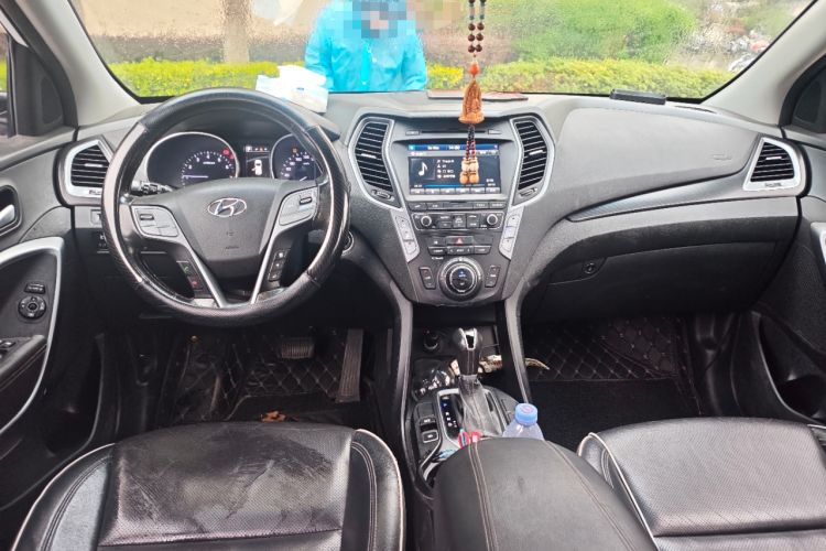 Used Hyundai Santa Fe 2017 2.0T Automatic Two-Wheel Drive Smart Version 7 Seats