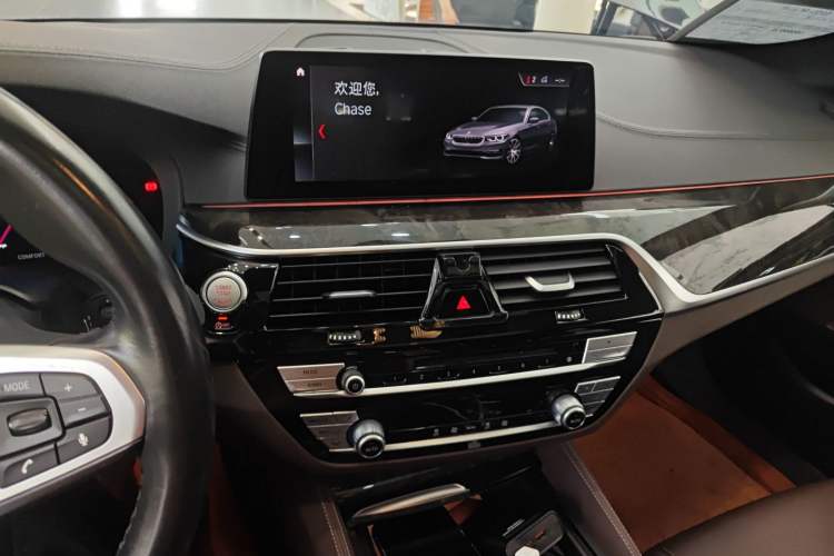 Used BMW 5 Series 2019 525Li M Sport Package Audio And AC Panel