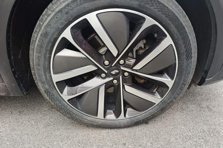 Used Li Auto L7 2023 Max model Right Front Wheel Hub