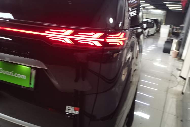 Used Denza D9 2022 DM-i 970 Four-Wheel Drive Prestige Model