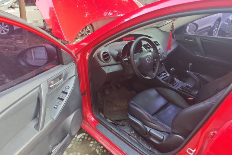 Used Mazda 3 2011 Sedan 1.6L Manual Comfort Model
