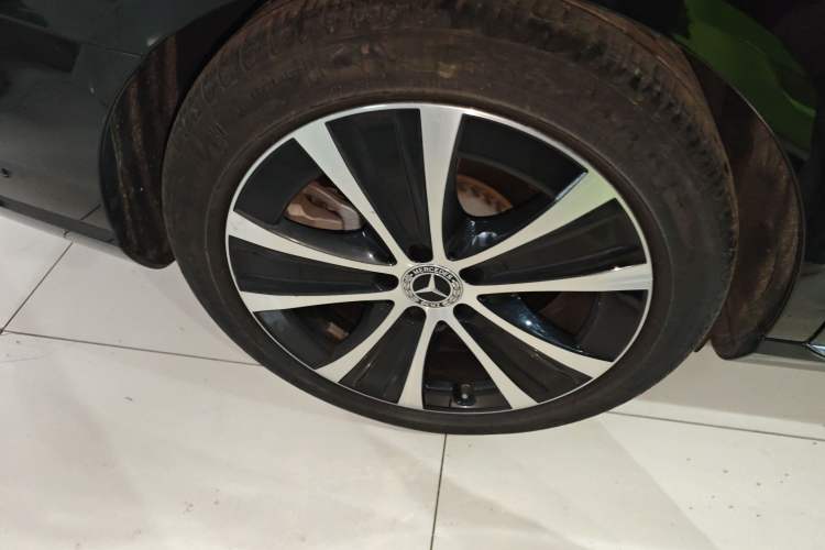 Used Mercedes-Benz E-Class New Energy 2022 Restyled E 350 e L Plug-in Hybrid Sedan Right Rear Wheel Hub