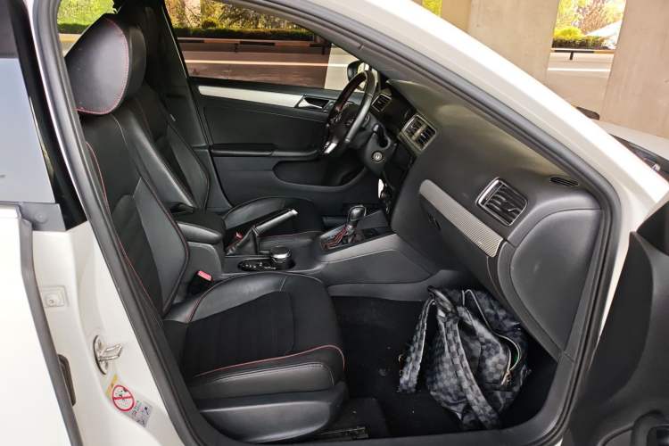 Used Volkswagen Sagitar 2013 2.0 TSI GLI