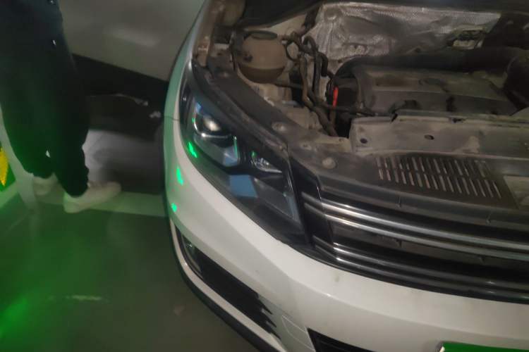 Used Volkswagen Tiguan 2013 1.8TSI Automatic Two-Wheel Drive Trend Edition Right Front Headlight