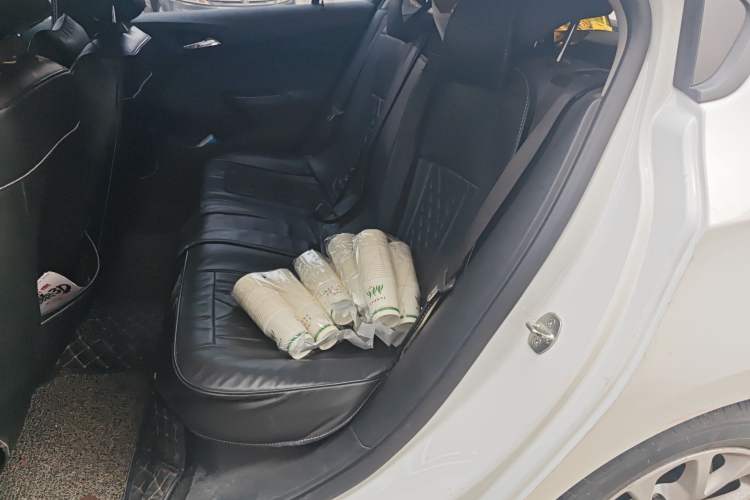 Used Chevrolet Cruze 2017 1.5L Hatchback Automatic Pioneer Sunroof Edition
