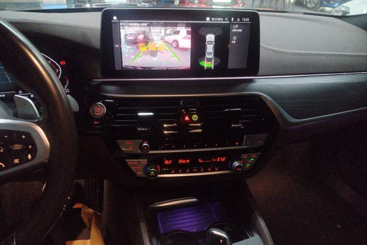 Used BMW 5 Series 2022 530Li Leading Model M Sport Package Audio And AC Panel