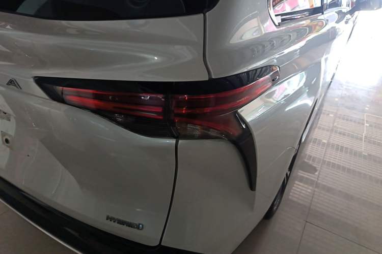 Used Toyota Granvia 2023 2.5L Hybrid Prestige VIP Edition