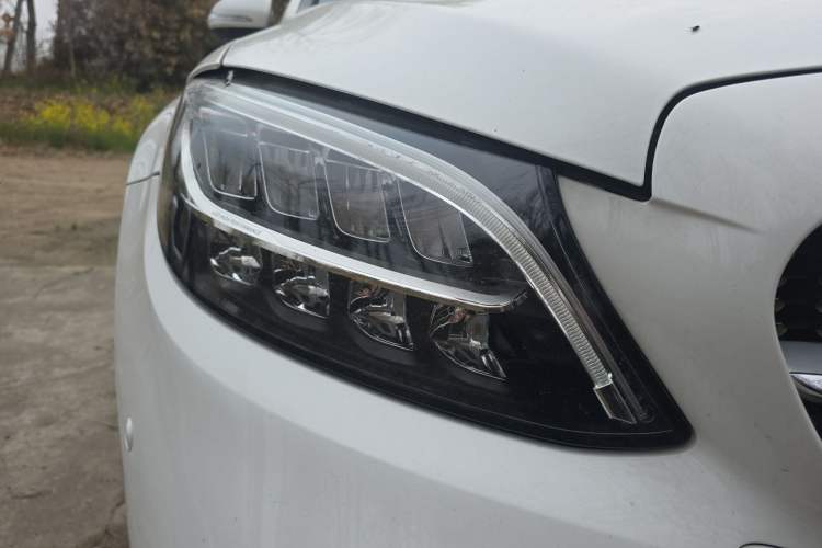 Used Mercedes-Benz C-Class 2019 C 180 L Fashion Edition Sport Version Right Front Headlight