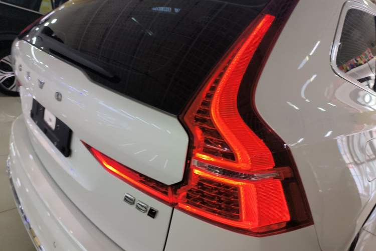 Used Volvo XC60 2022 B5 4x4 Zhiyi Luxury Edition Right Rear Taillight