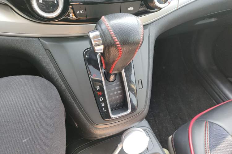 Used Honda CR-V 2016 2.0L two-wheel drive Urban Edition