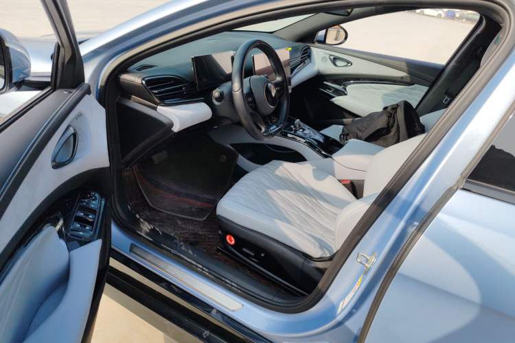 Used BYD Seal 2022 550 km Standard Range Rear-Wheel Drive Prestige Version