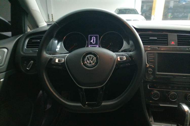 Used Volkswagen Golf 2017 230TSI Automatic Luxury Million-Vehicle Commemorative Edition