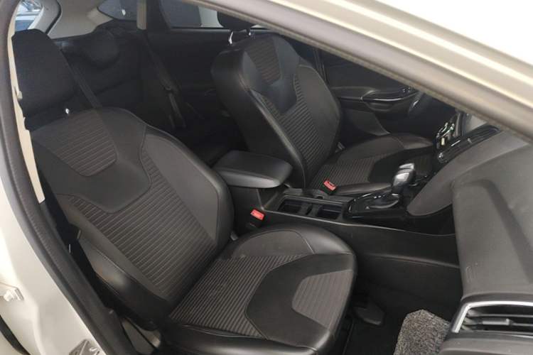 Used Ford Focus 2017 Hatchback 1.6L Automatic Fashion Edition Smart Drive Version