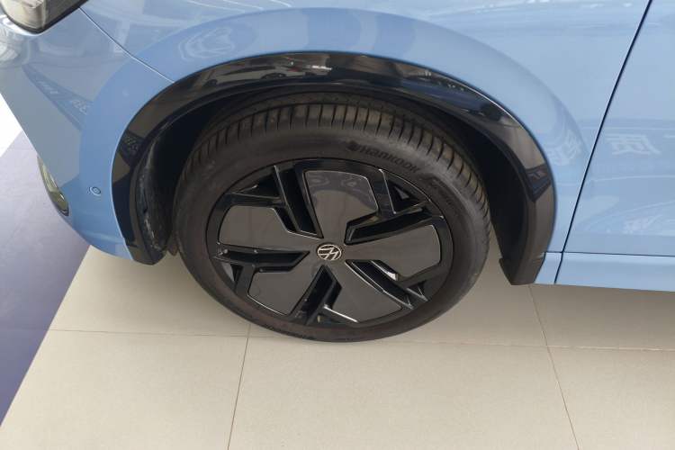 Used Volkswagen Tiguan L 2024 PRO 380TSI Four-Wheel Drive R-Line Smart Edition Left Front Wheel Hub