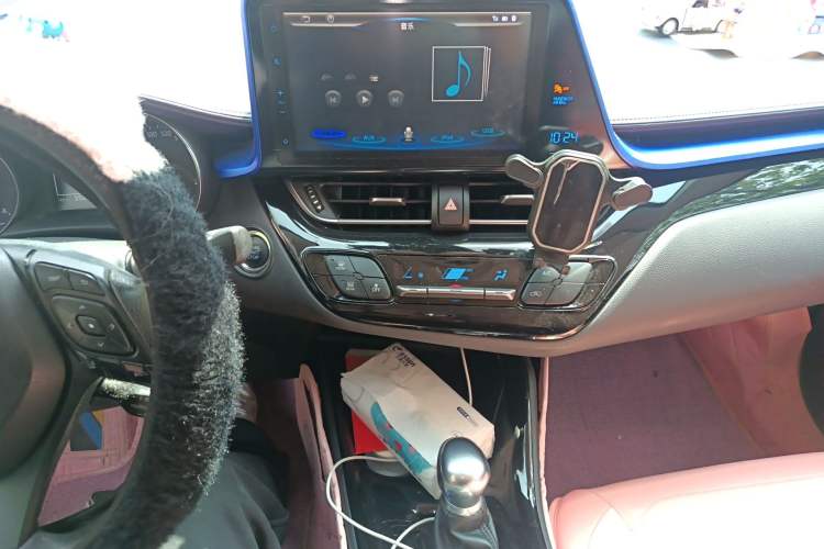 Used Toyota C-HR 2018 2.0L Leading with Sunroof China VI Standard Audio And AC Panel