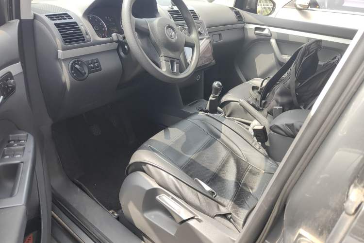 Used Volkswagen Touran 2013 1.4T Manual Fashion Edition 5 Seats Left Front Seat