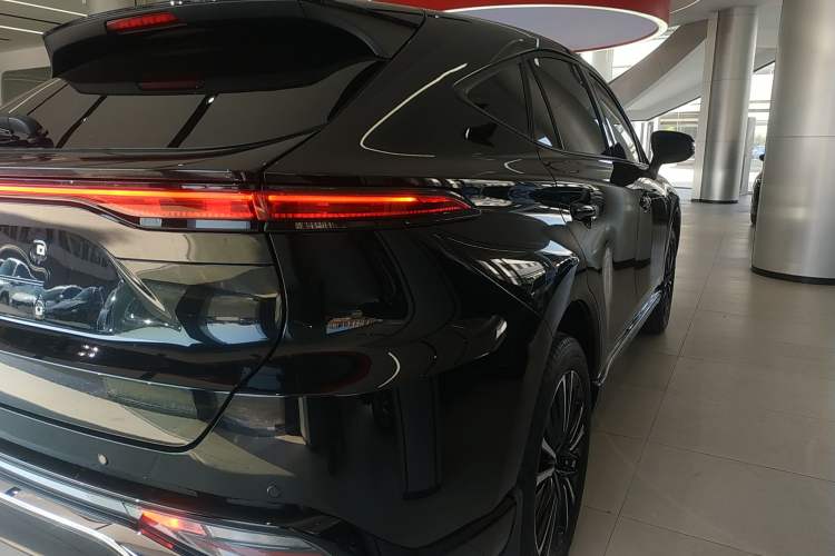 Used Toyota Venza 2023 2.0L CVT Two-Wheel Drive Prestige Version