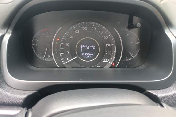 Used Honda CR-V 2015 2.4L two-wheel drive luxury version Odometer Close Up