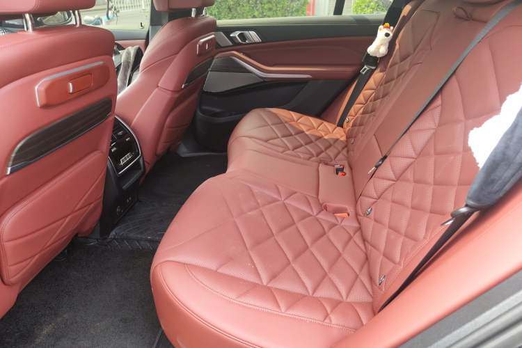 Used BMW X5 2023 xDrive 40Li M Sport Night Edition Package Left Rear Seat