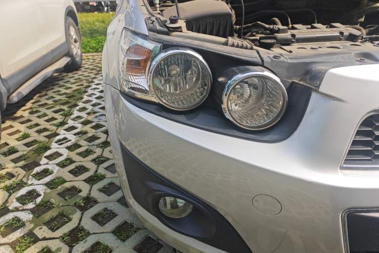 Used Chevrolet Aveo Sonic 2011 Sedan 1.4L Manual Transmission SE