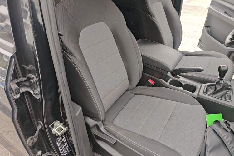 Used Wuling Hongguang PLUS 2020 1.5L Manual Standard Edition 7-Seater
