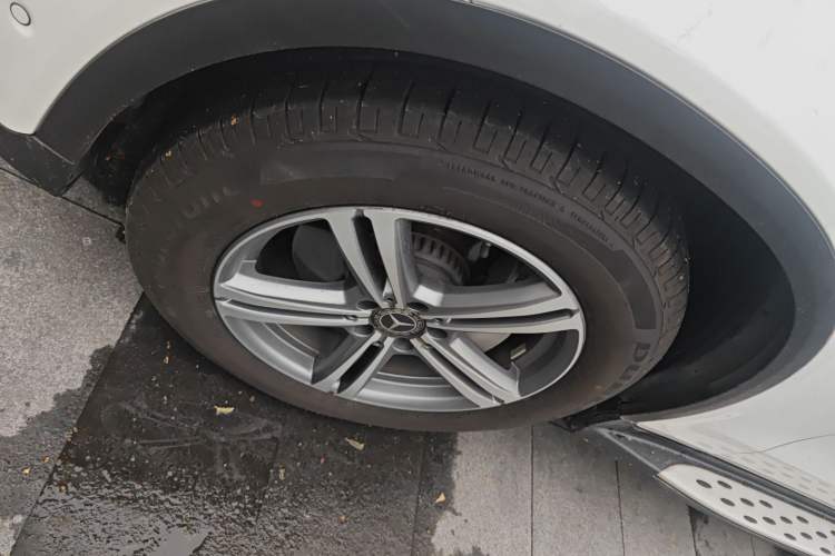 Used Mercedes-Benz GLC 2021 GLC 260 L 4MATIC Dynamic Edition Left Front Wheel Hub