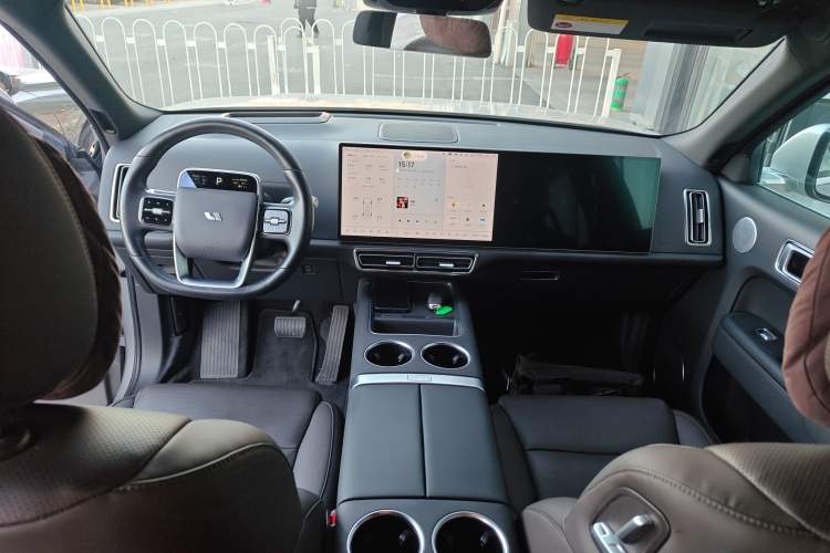 Used Li Auto L8 2023 Pro Model
